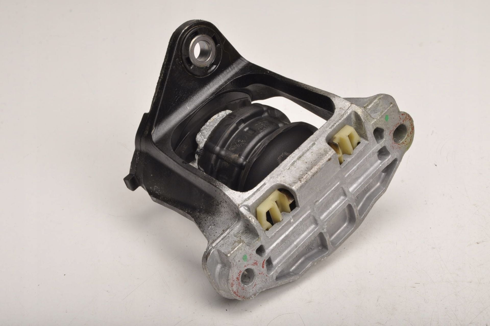 Volvo S60 V60 S90 V90 XC90 Motor Takozu Ön 32298661