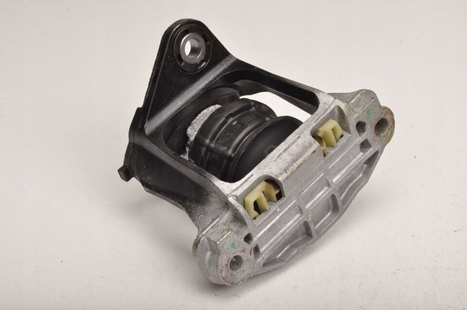 Volvo S60 V60 S90 V90 XC90 Motor Takozu Ön 32298661